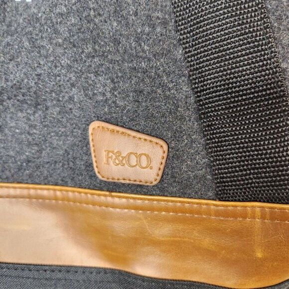 Field & Co. Fleece Large Duffel Bag Gym Bag Gray Brown Zip Top Adjustable Straps - Picture 4 of 9